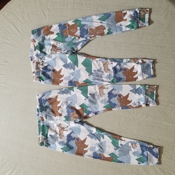 5 Piece Bundle 🐻Bear & Forest Pajamas🐻 - Picture 5 of 7